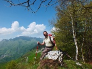 Dai ciliegi in fiore di PIAZZOLI (1183 m.) alla bella Madonnina dei CANTI (1563 m.) il 14 maggio 2013  - FOTOGALLERY